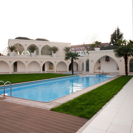 ホリデイ イン イスタンブール シティ 設備 写真 The swimming pool