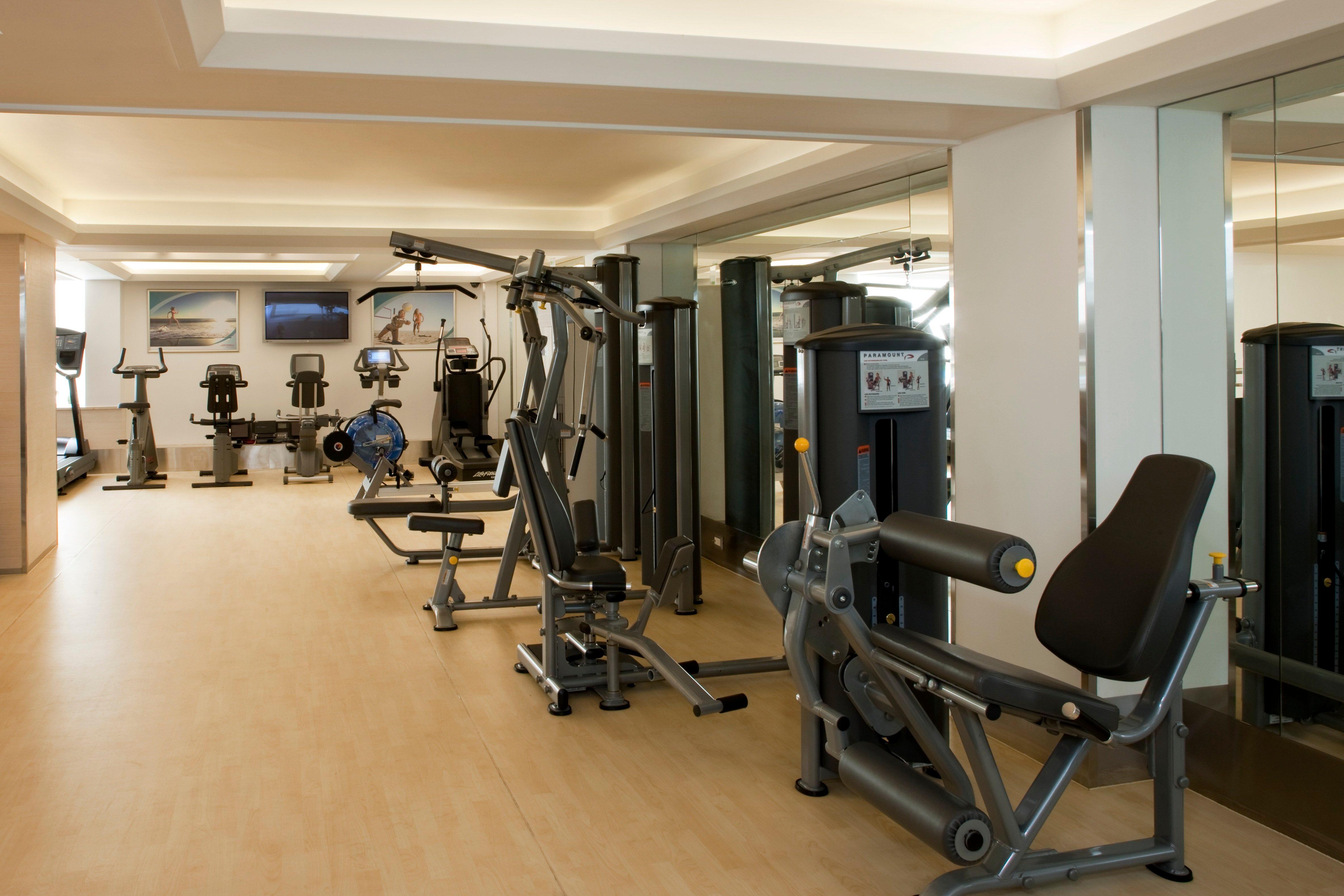 ホリデイ イン イスタンブール シティ エクステリア 写真 The gym at the hotel