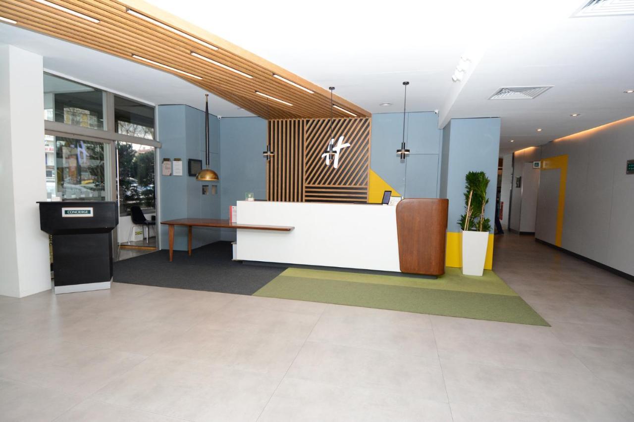 ホリデイ イン イスタンブール シティ エクステリア 写真 Reception
